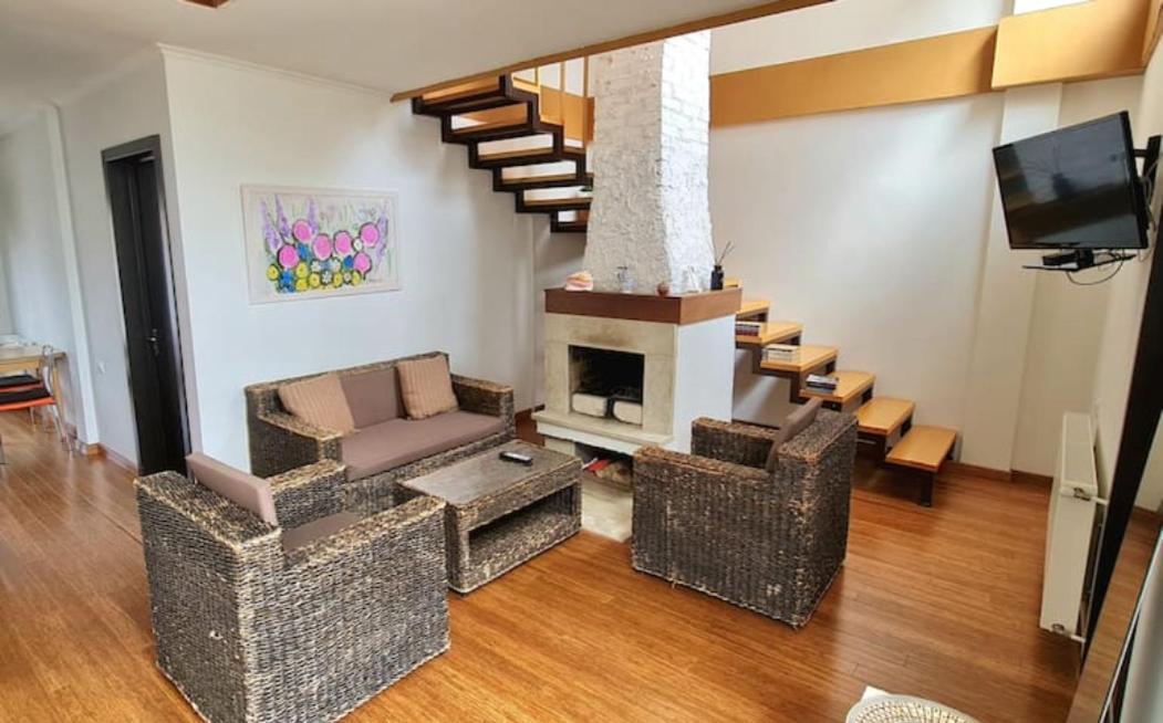 Duplex Apartment In The City Center Тбілісі Екстер'єр фото
